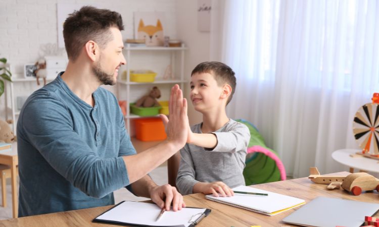 Conoce ejemplos de actividades para niños con autismo en el aula