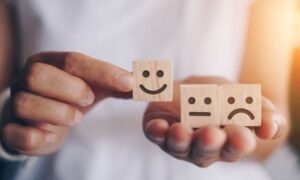 Descubre la diferencia entre emoción y sentimiento