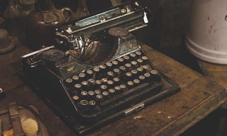 Conoce los orígenes e historia de la máquina de escribir
